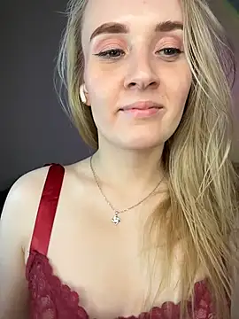 KiraBerht live sex cam