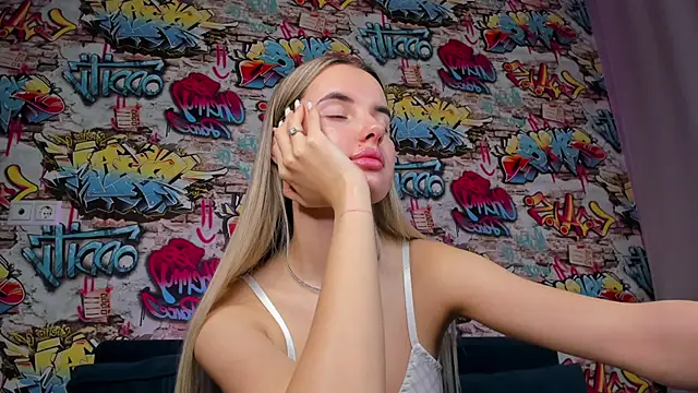 Erika_Carpenter's cam snapshot