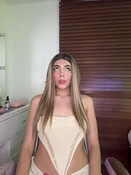 LadyCandy25's cam snapshot