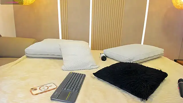 Antonella_west's cam snapshot