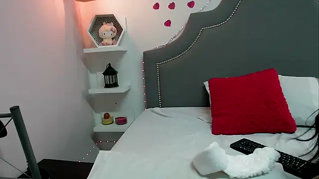 pocahontamoon's cam snapshot