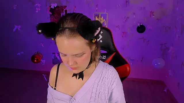 madeline_doll's cam snapshot