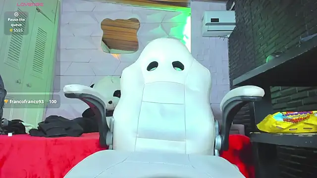 boy_biigcock24cm's cam snapshot