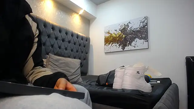 LoganFoster_'s cam snapshot