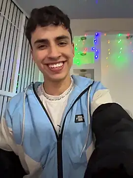 AdrianRinaldi live sex cam