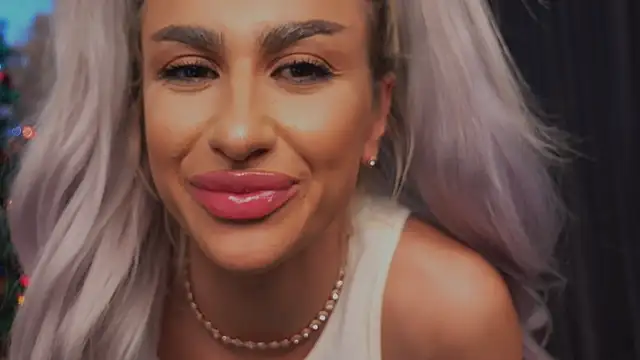 KarlaBart's cam snapshot