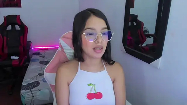 jessi_and_boy's cam snapshot