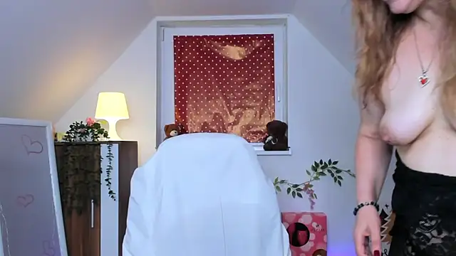 naughtymilane's cam snapshot