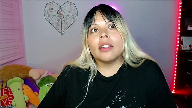 EllieMoonX's cam snapshot