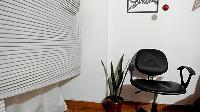 merlinaadams_'s cam snapshot