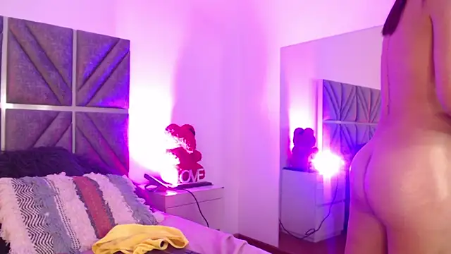 Laura_Dicardy's cam snapshot