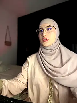 Badra_Abaid's cam snapshot