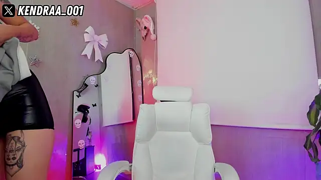 Kendramillerr_1's cam snapshot