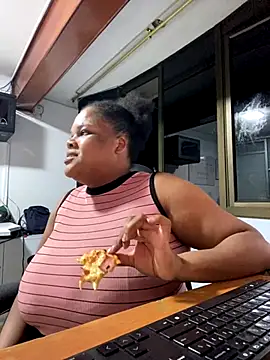 gabrielabrunette69's cam snapshot