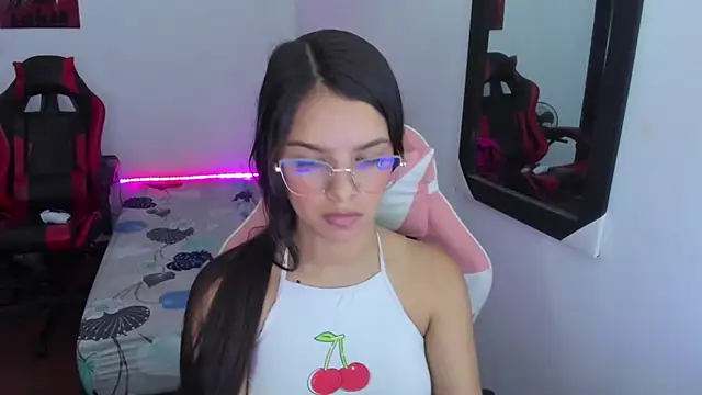 jessi_and_boy's cam snapshot