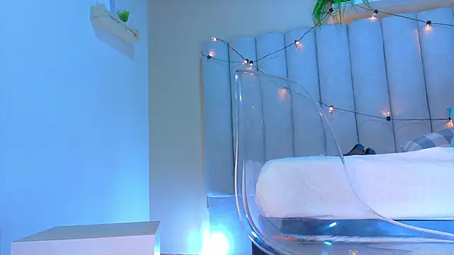 RiriiBrunette__'s cam snapshot