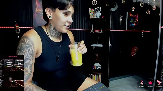 ZhoeStrong's cam snapshot