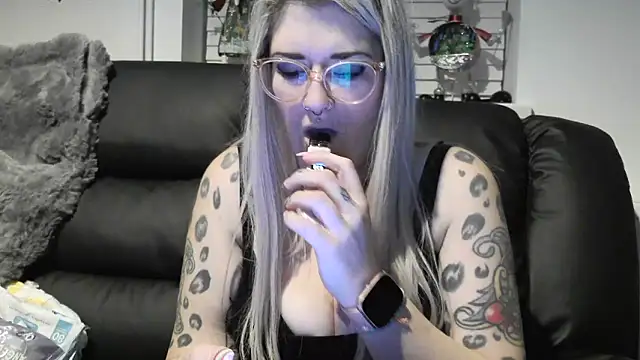 Sizzling_Indie36's cam snapshot