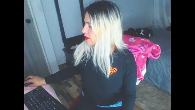 mystica_25's cam snapshot