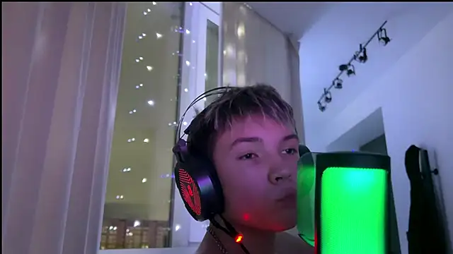 MilesSwanson live sex cam