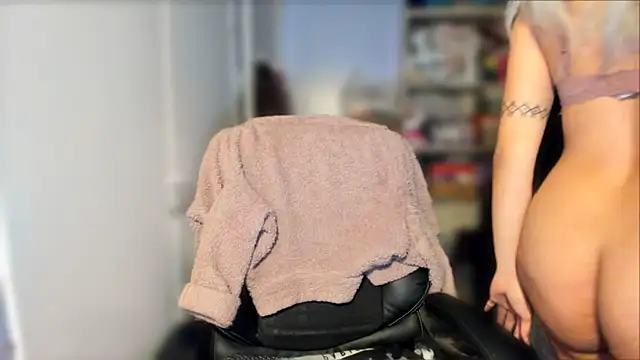 MissAsianKitty live sex cam