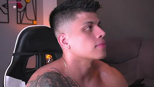tyler_muscle1 live sex cam