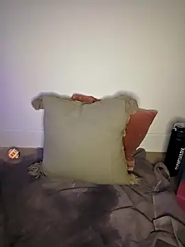 LovelyLucinda's cam snapshot