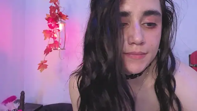 elowen_halley1's cam snapshot