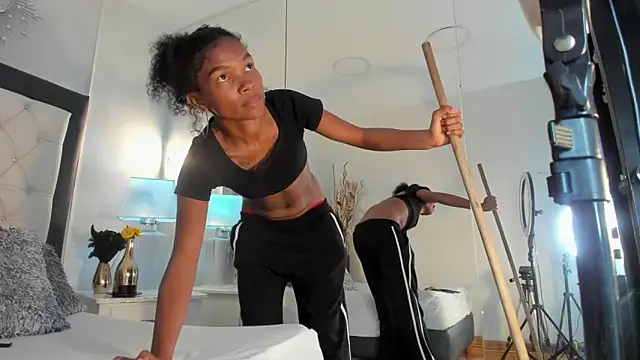 aitanabhele's cam snapshot