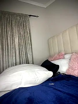 Bustygoddess32's cam snapshot