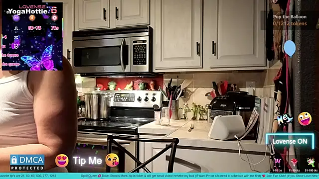 YogaHottie76's cam snapshot