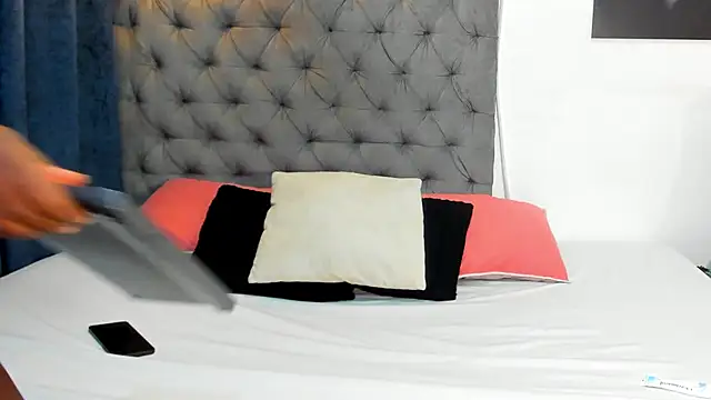 nahiroby_ebony's cam snapshot