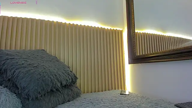 Annie_paradise17's cam snapshot