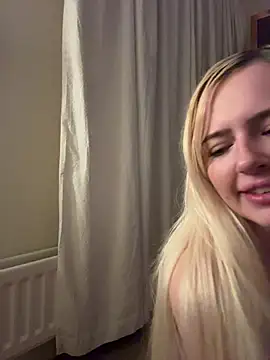 saskiapierce's cam snapshot