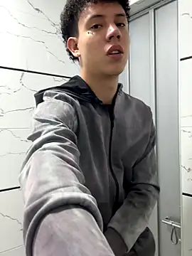 JoseLucian live sex cam