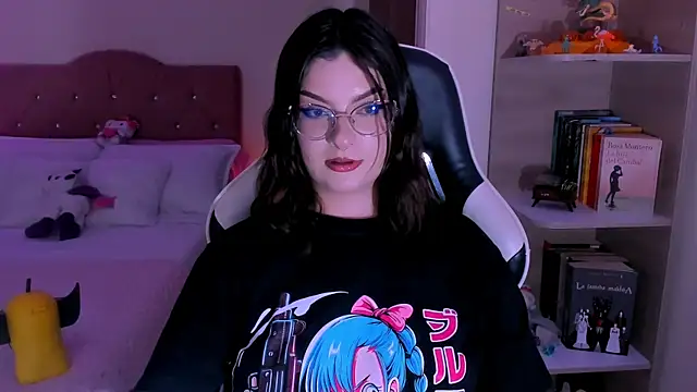 OphelianaRose33's cam snapshot