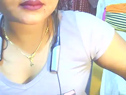 Nusrat_Faria07's cam snapshot