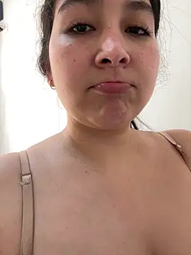 evelyn_1702's cam snapshot