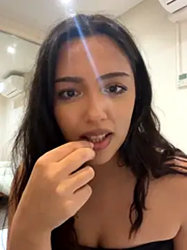 chloerossi18 live sex cam