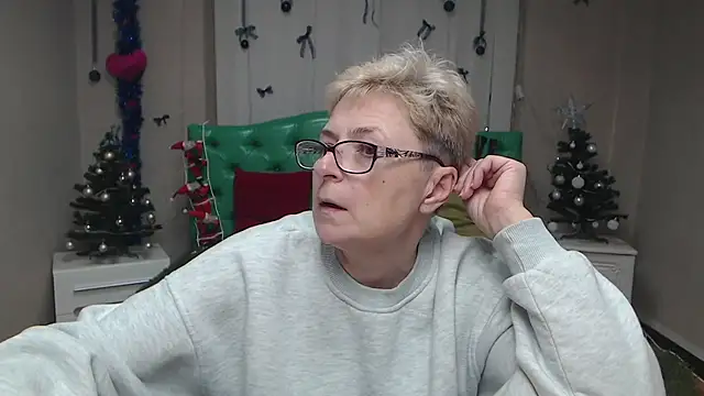 EmiliaGree live sex cam