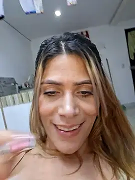 Elianasuarezz's cam snapshot