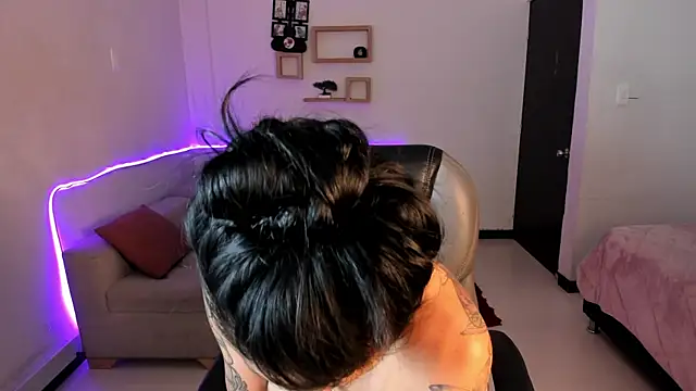 Kristen_Garner's cam snapshot