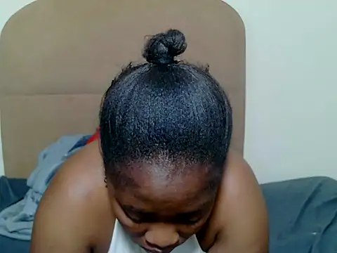 MissMoyo's cam snapshot