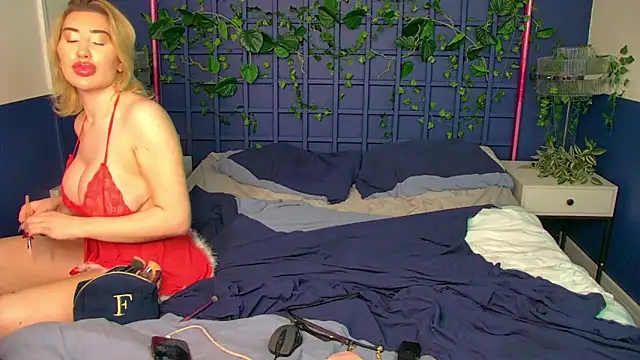 FerrariRedxBabestation's cam snapshot