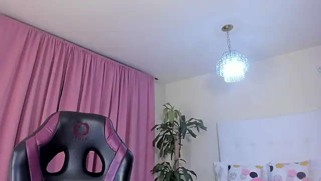 Emmaa_Queen_'s cam snapshot