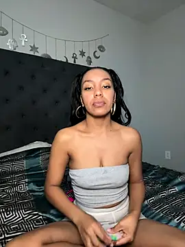 juicyyy323's cam snapshot