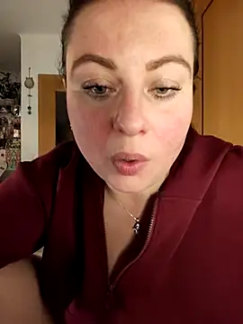 MiraCaramel's cam snapshot