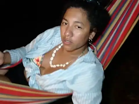 bellacrespalatina's cam snapshot