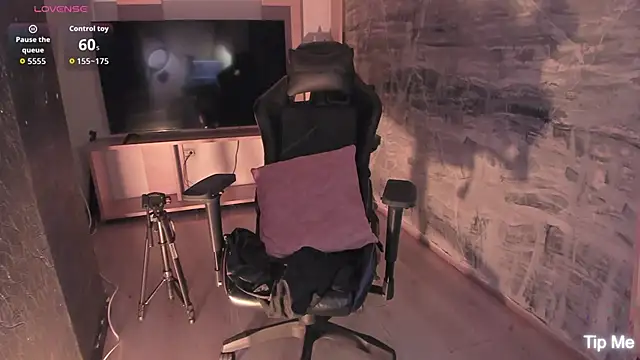 LunaBaker-1's cam snapshot