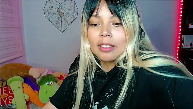 EllieMoonX's cam snapshot